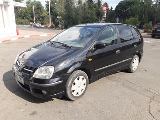 Nissan Almera Tino foto 9