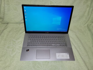 Vind laptop Asus 17.3"