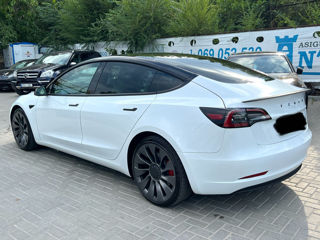 Tesla Model 3 foto 4