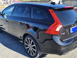 Volvo V60 foto 2