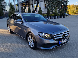 Mercedes E-Class foto 2