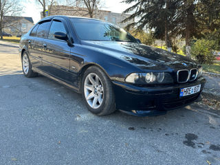 BMW 5 Series foto 3