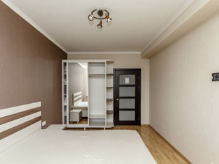 Apartament cu 3 camere, 120 m², Buiucani, Chișinău foto 3