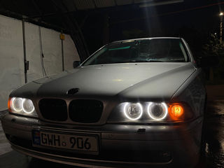 BMW 5 Series foto 6