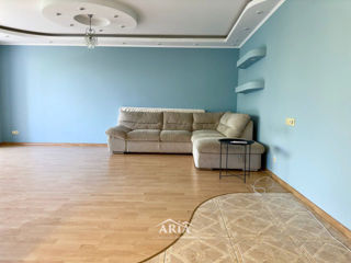 Apartament cu 2 camere, 56 m², Poșta Veche, Chișinău foto 5