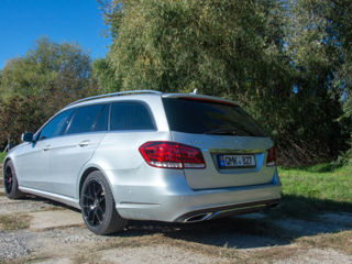 Mercedes E-Class Wagon foto 2