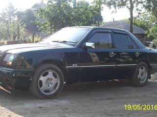 Mercedes Series (W124) foto 7