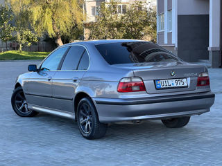 BMW 5 Series foto 3