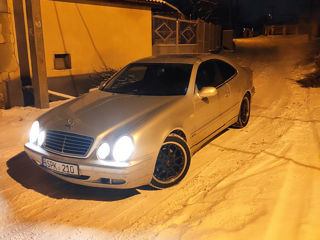 Mercedes CLK-Class foto 1