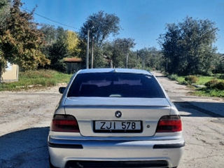 BMW 5 Series foto 3