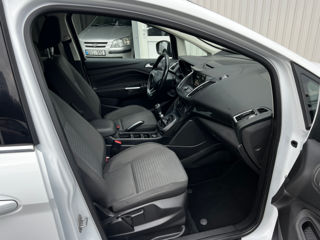 Ford Grand C-MAX foto 17