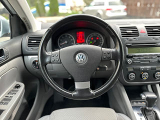 Volkswagen Jetta foto 8