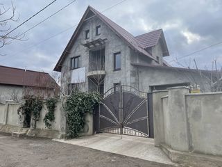 Se vind 2 case intr-o ograda(este posibil divizarea) in r.Ialoveni s.Nimoreni 15 km de la Chișinău foto 1