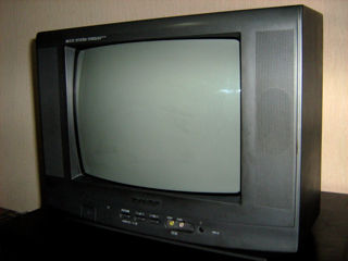 Маленький телевизор "Sharp" (цветной) foto 1