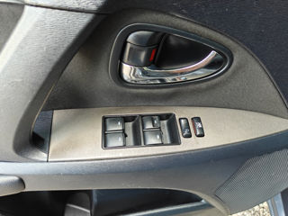 Toyota Avensis фото 15