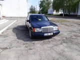 Mercedes Series (W124) foto 1