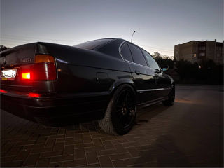 BMW 5 Series foto 4