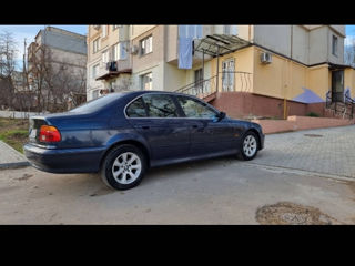 BMW 5 Series foto 2