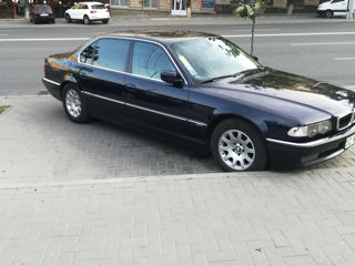 BMW 7 Series foto 3