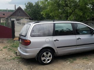 Volkswagen Sharan foto 8