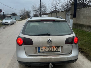 Volkswagen Passat foto 2