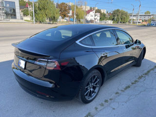 Tesla Model 3 foto 3