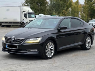 Skoda Superb foto 2