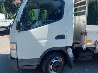 Mitsubishi fuso canter foto 2