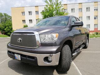 Toyota Tundra foto 1