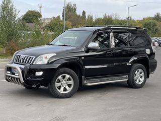 Toyota Land Cruiser Prado foto 2