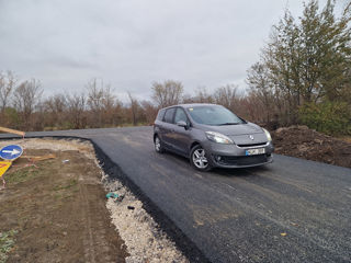 Renault Grand Scenic foto 2