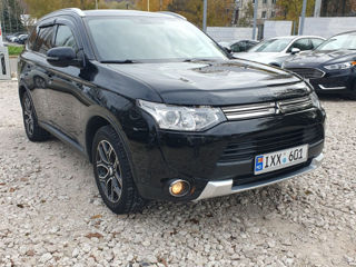 Mitsubishi Outlander foto 2