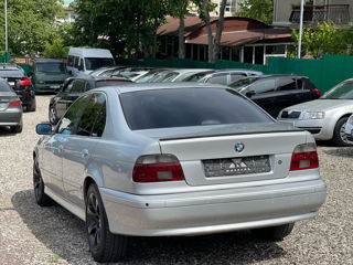 BMW 5 Series foto 6