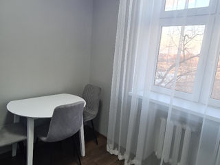 Apartament cu 2 camere, 49 m², Centru, Chișinău foto 3