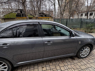 Toyota Avensis foto 5