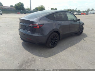 Tesla Model Y foto 5