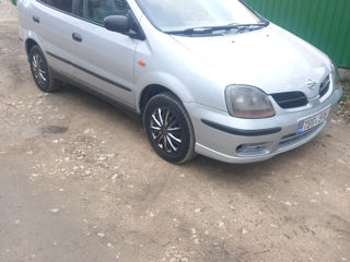 Nissan Almera Tino