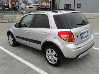 Suzuki SX4 foto 4