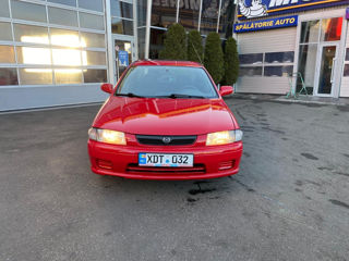 Mazda 323 foto 8