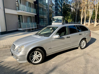 Mercedes C-Class foto 2