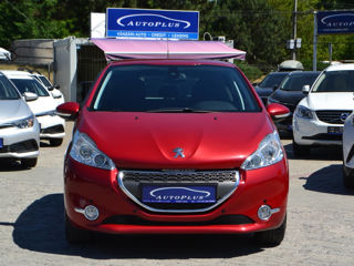 Peugeot 208 foto 15