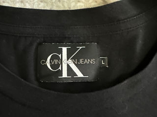 Tricou Calvin Klein.