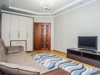 Apartament cu 2 camere, 65 m², Buiucani, Chișinău foto 3