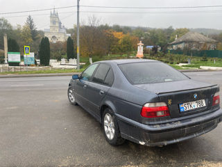 BMW 5 Series foto 4