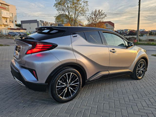 Toyota C-HR foto 2