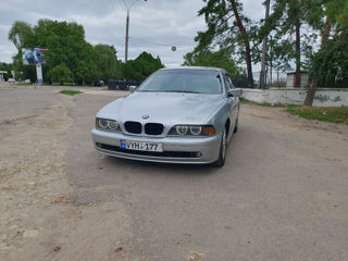 BMW 5 Series foto 1