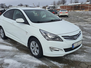 Hyundai Accent foto 1