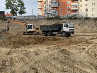 Servicii excavator si basculante foto 1