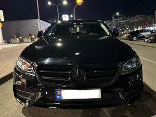 Mercedes E-Class foto 1