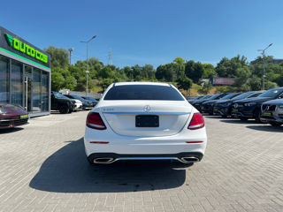 Mercedes E-Class foto 2